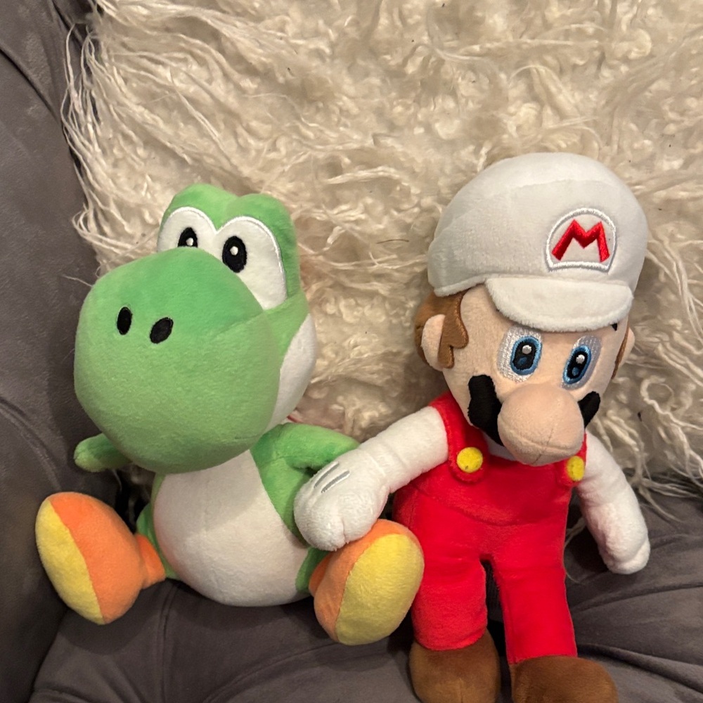 Super Mario Plush Duo - Green Yoshi & Red Mario